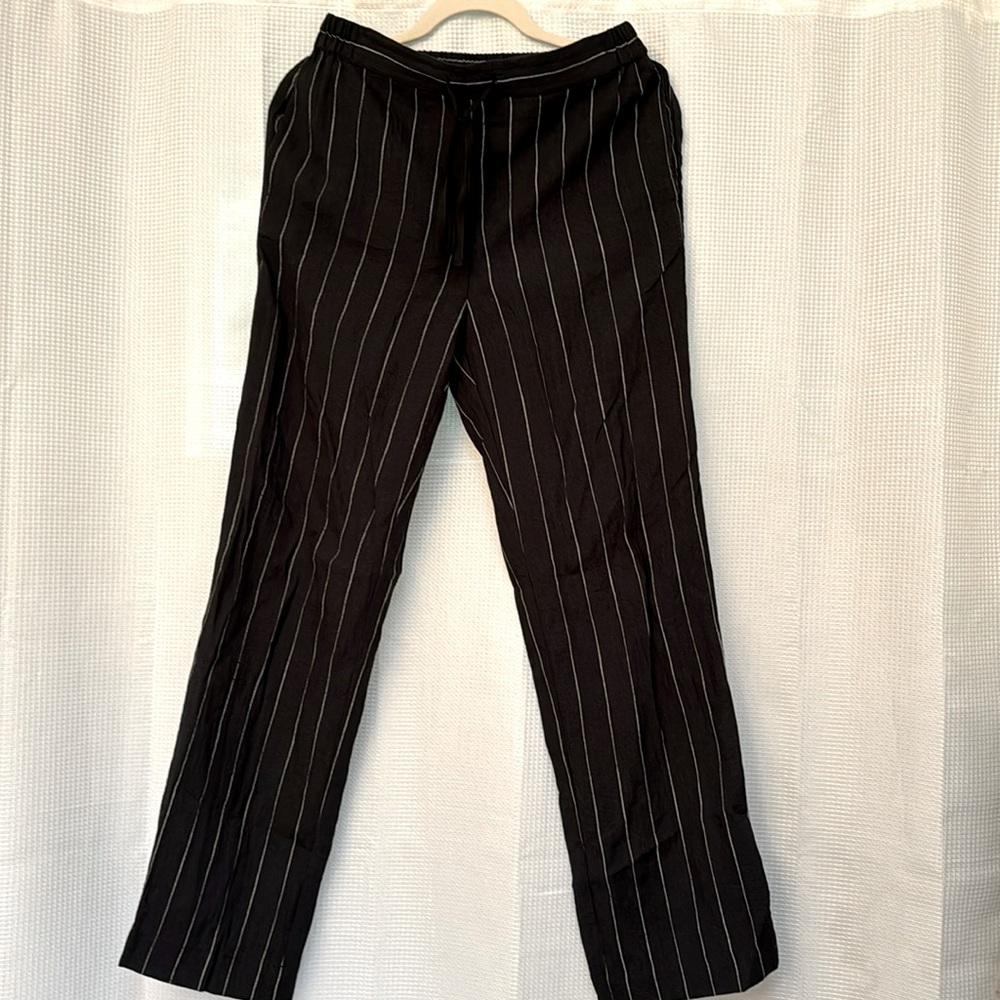 The perfect pants. Paper label size SM. Worn once, excellent condition. NS,NP
